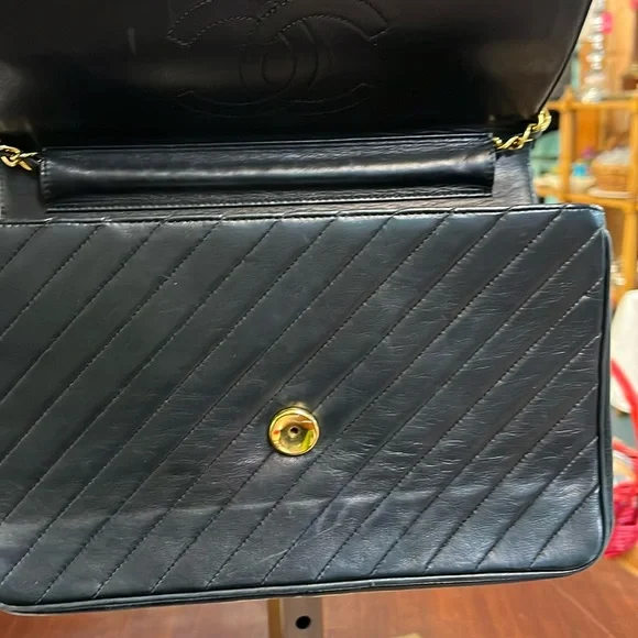 Vintage 1980’s Channel Diagonal Quilted Shoulder Bag with COA - Picture 16 of 16